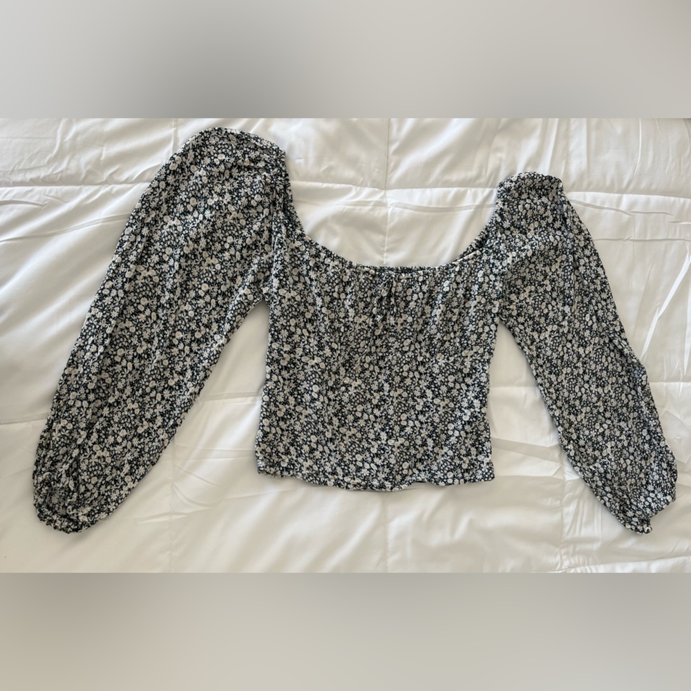 Abercrombie Long-Sleeve Tie-Front Puff Sleeve Top White and Green Size Small